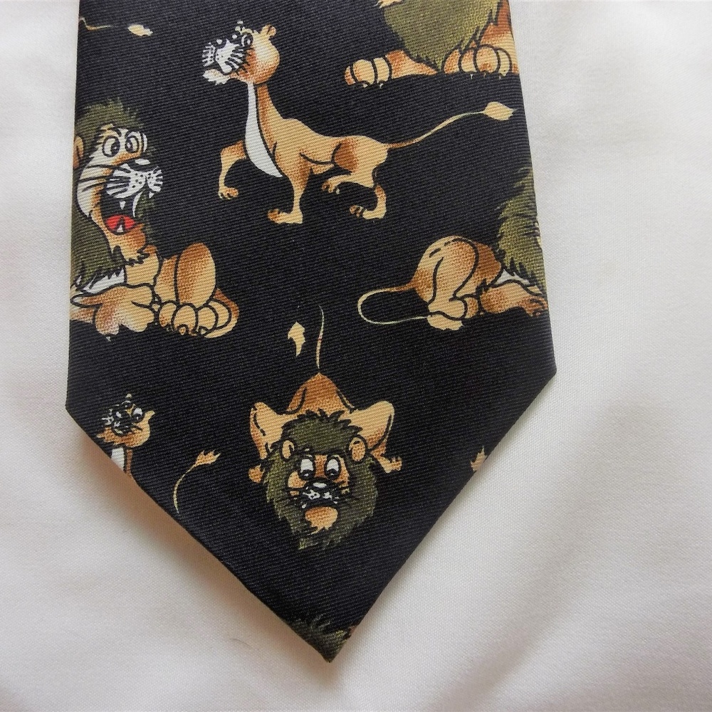Fashion City Lion Print Hand Made Silk Tie